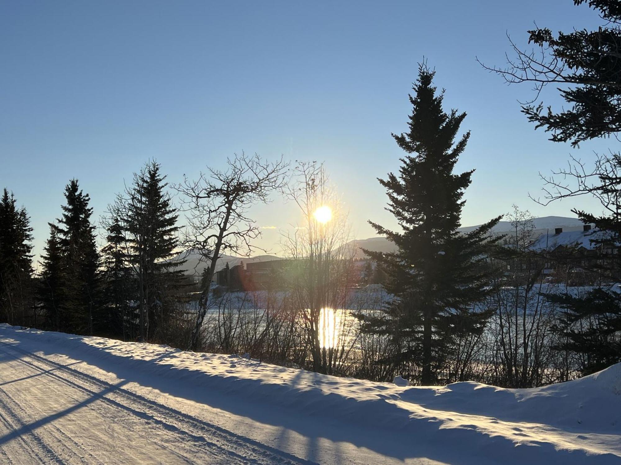 Whitehorse Home On The River ภายนอก รูปภาพ